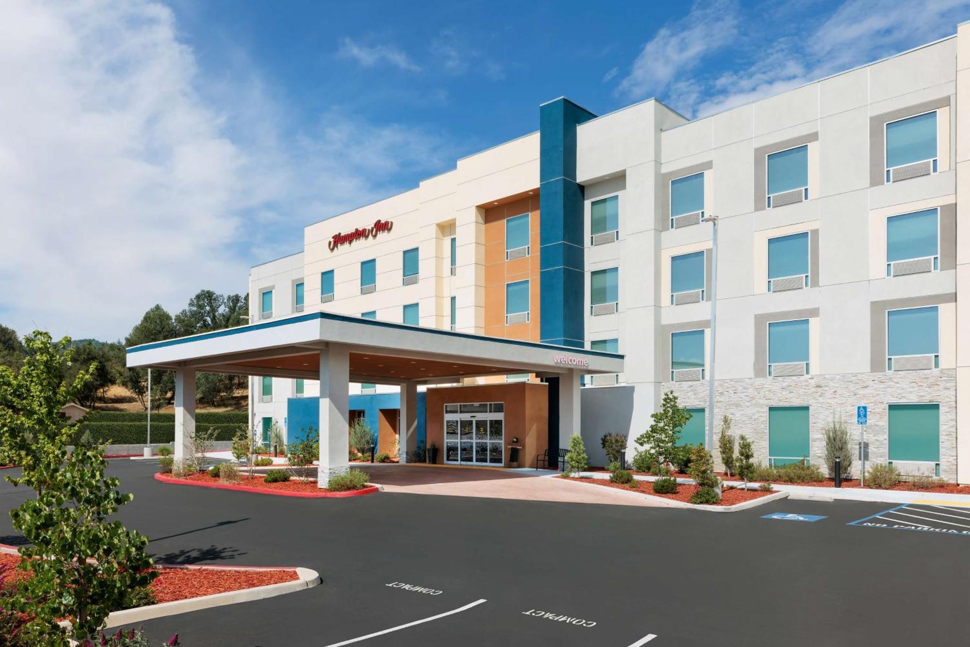 Hampton Inn Oakhurst-Yosemite Екстериор снимка